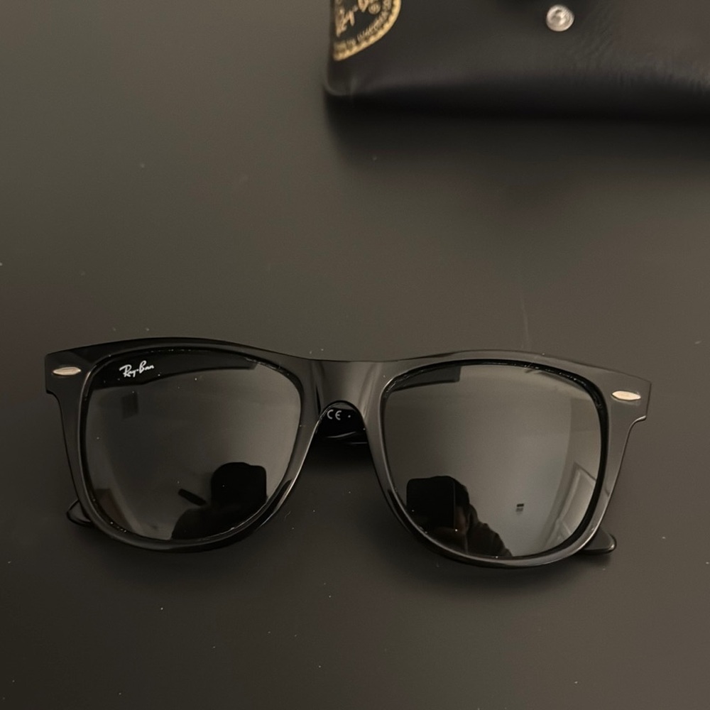 Ray-Ban Black Wayfarer Sunglasses